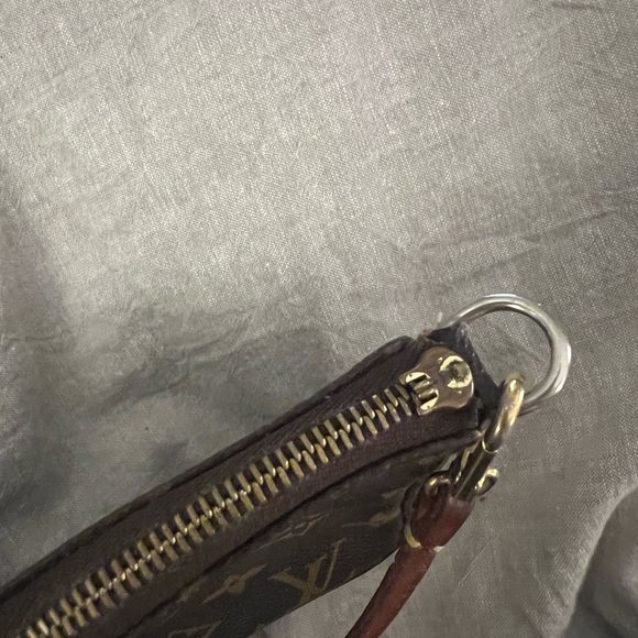 Authentic Louis Vuitton pochette - Picture 5 of 7